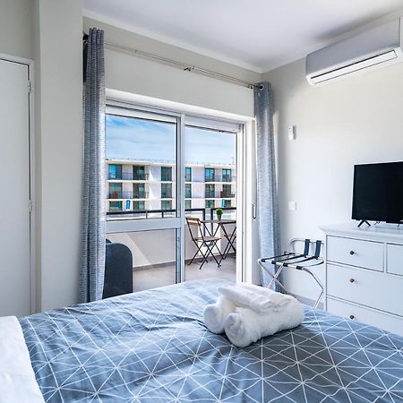 Beachfront Apartment In Armacao Armacao de Pera Exterior photo